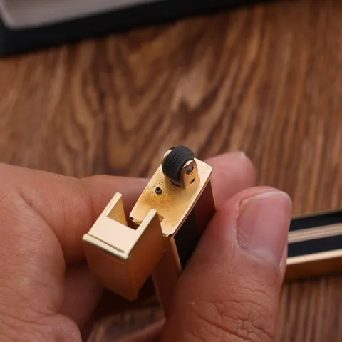Honest BC1009 кремниевая зажигалка Honest BC1009 кремниевая зажигалка