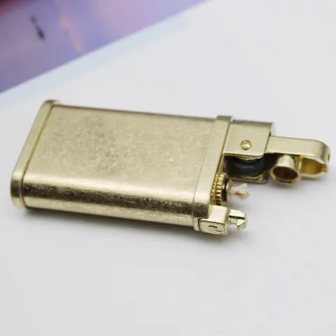 Yubang 004 бензиновая зажигалка
