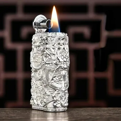 Dragon Retro бензиновая зажигалка в чехле Dragon Retro бензиновая зажигалка в чехле
