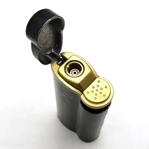 Oney JM-08 турбо зажигалка в металлическом чехле Oney JM-08 турбо зажигалка в металлическом чехле