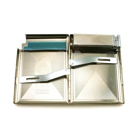 Dinghao DH-5504-1 портсигар со встроенной пьезо зажигалкой Dinghao DH-5504-1 портсигар со встроенной пьезо зажигалкой