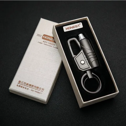 Honest BCK2-572 бензиновая зажигалка - спичка с карабином, фонариком и кольцом для ключей Honest BCK2-572 бензиновая зажигалка - спичка с карабином, фонариком и кольцом для ключей