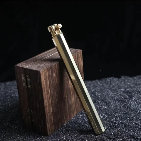 Rowenta R03-1 бензиновая зажигалка Rowenta R03-1 бензиновая зажигалка