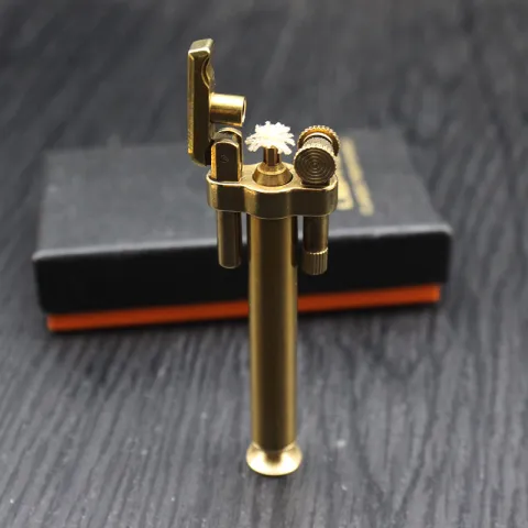 Rowenta R06 бензиновая зажигалка Rowenta R06 бензиновая зажигалка