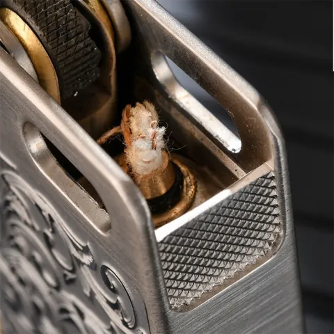 Chief CF712 бензиновая зажигалка Chief CF712 бензиновая зажигалка