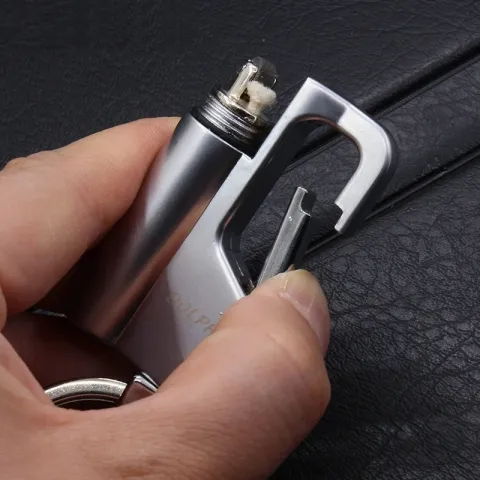 Dolphin HY651 бензиновая зажигалка с карабином и кольцом для ключей