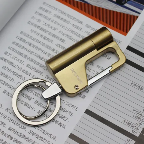Dolphin HY651 бензиновая зажигалка с карабином и кольцом для ключей Dolphin HY651 бензиновая зажигалка с карабином и кольцом для ключей