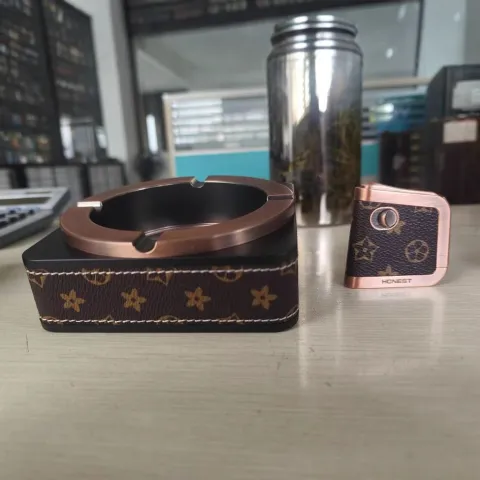 Honest TA-129-1 набор бензиновая зажигалка + пепельница Honest TA-129-1 набор бензиновая зажигалка + пепельница