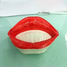 "Губы" пепельница керамическая